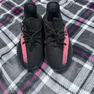 Yeezy Boost 350 V2 “Red”